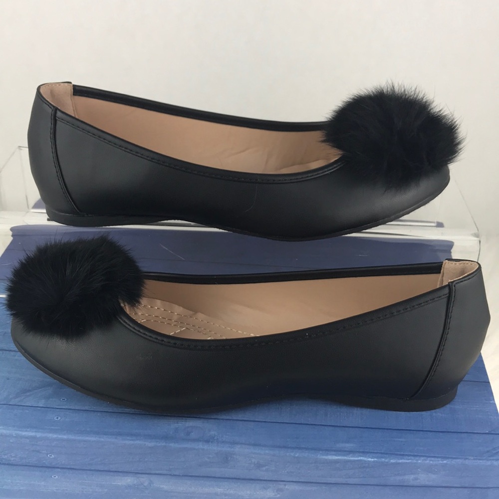 POM POM CLOSED TOE BALLET FLAT
